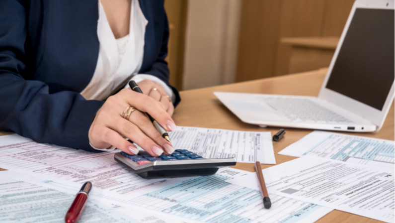 ¿Pueden las empresas deducir gastos en ejercicios ya prescritos?