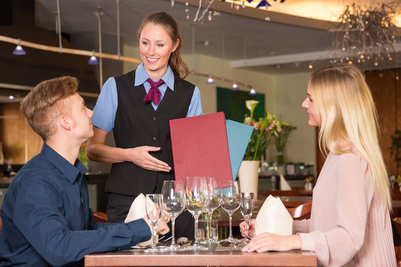 ¿Qué formación es obligatoria para las empresas hosteleras?