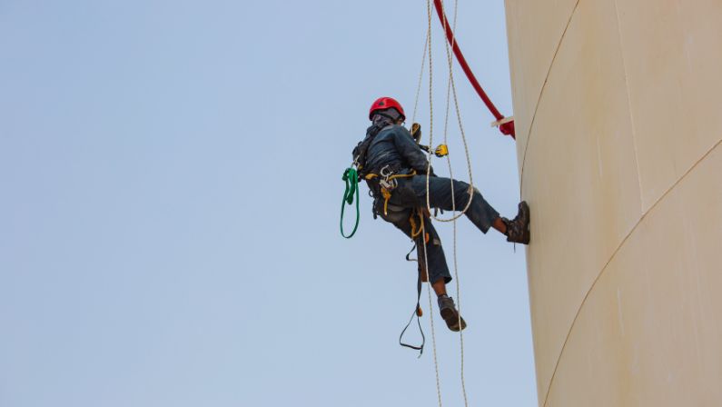Ayudas de hasta 15.000 euros para pymes en Andalucía por invertir en seguridad laboral