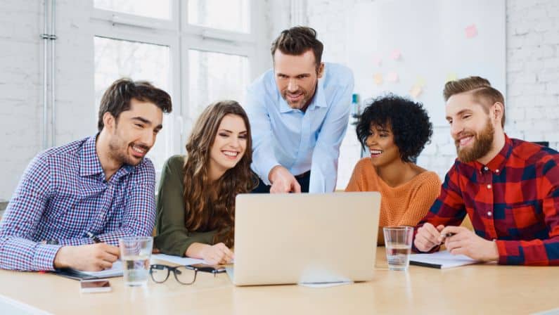 Gestoría y contrato de formación: Cómo mejorar tu cartera de servicios