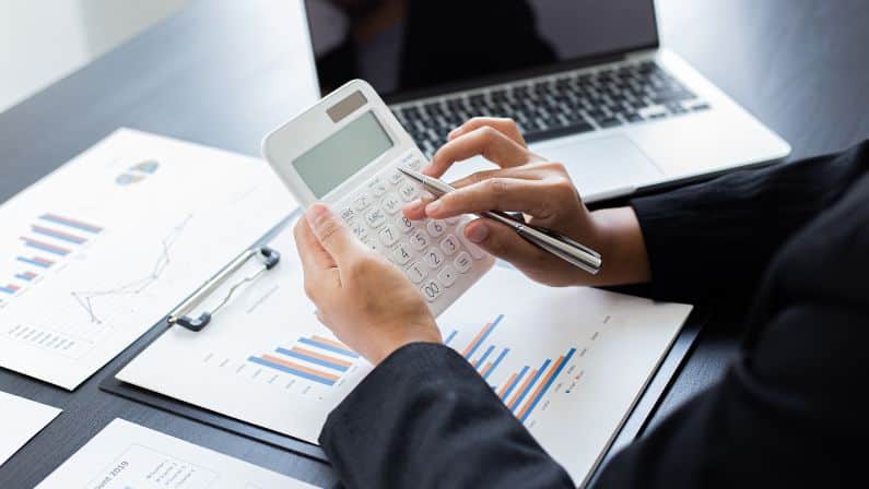 Incentivos del contrato de formación: todo lo que puedes deducir en cotizaciones sociales