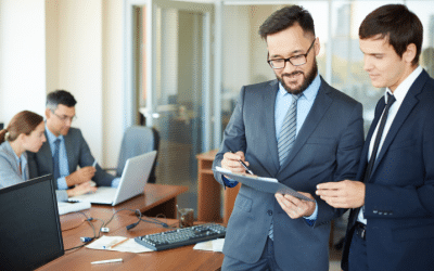 ¿Cuándo se devenga el IVA en los servicios de asesoría empresarial?