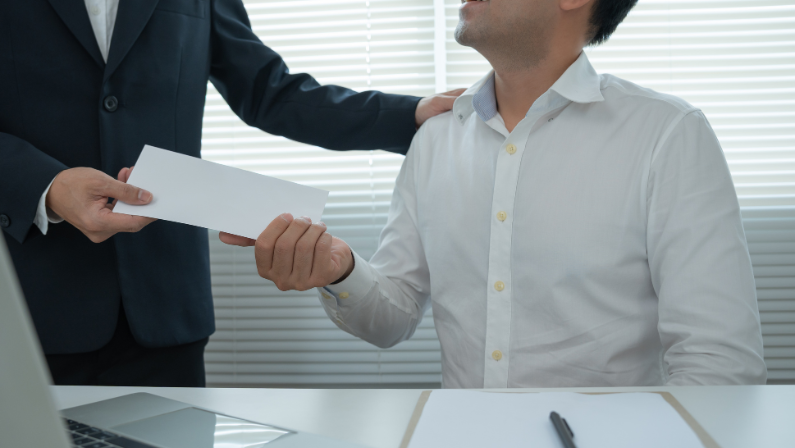 ¿Puede la empresa compensar las horas extra con pluses salariales?